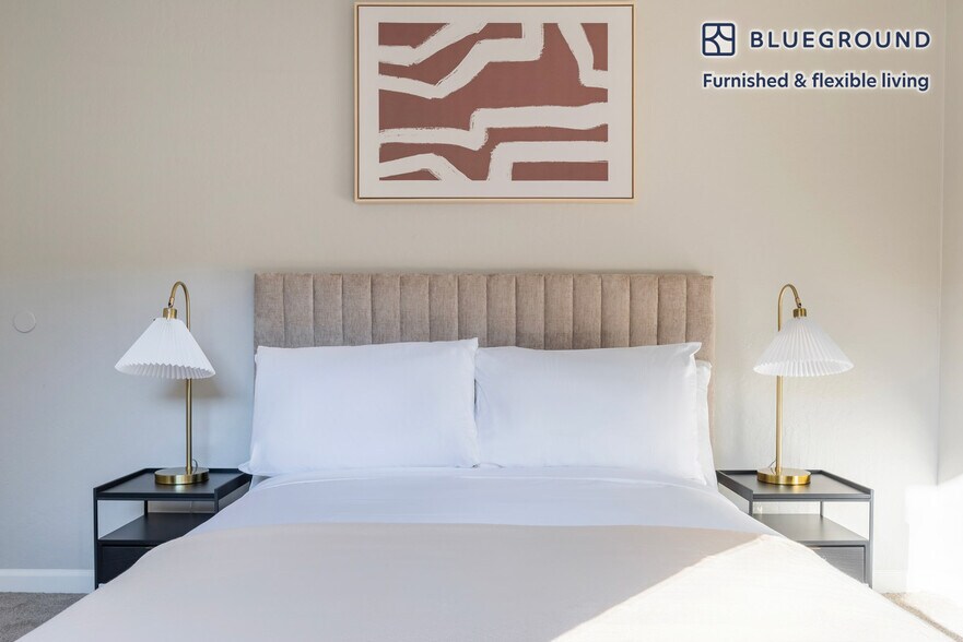 Building Photo - 202 Calvert Dr