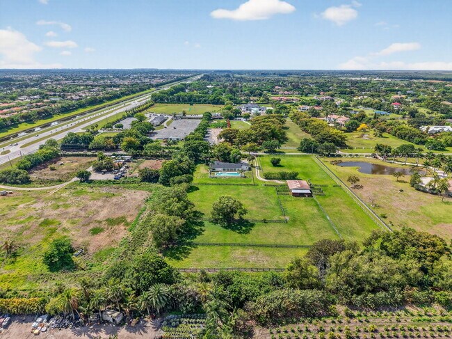 Building Photo - 10157 La Reina Rd