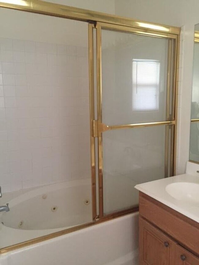 Building Photo - Available Now! Desired Location PLUS a Sparkling Pool!!!!