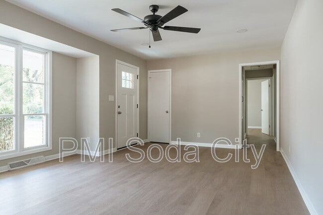 Building Photo - 2401 Truax Ln