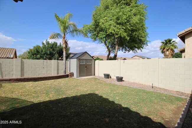 Building Photo - 19350 E Carriage Way
