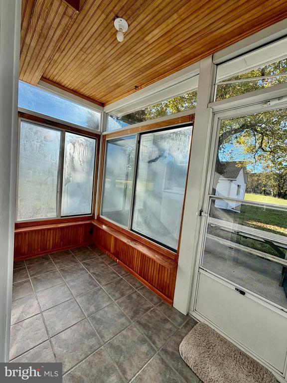 Building Photo - 48600 Deep Cove Ln