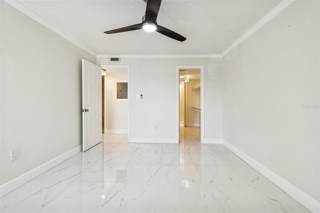 Building Photo - 2302 S Manhattan Ave