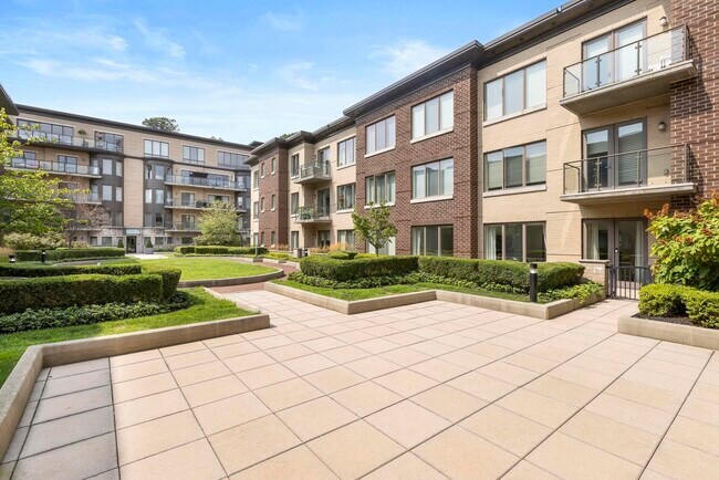 Building Photo - 250 Henley Pl