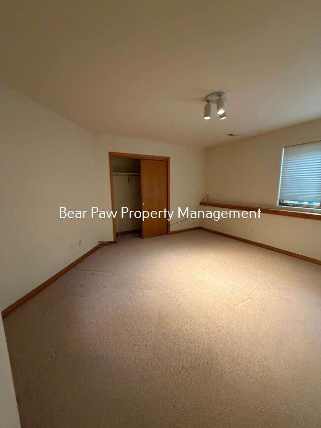 Building Photo - "Embrace Spacious Livingin this  3-Bedroom Gem in Genesee!"