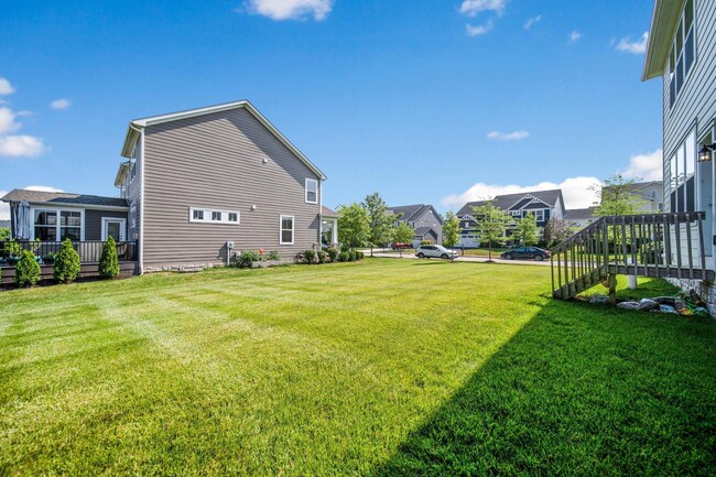 Building Photo - 10339 Ivy Chase