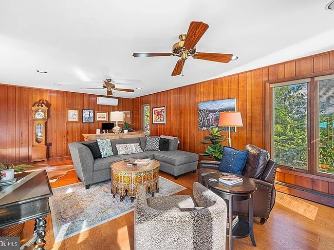 Building Photo - 13 Lopatcong Dr