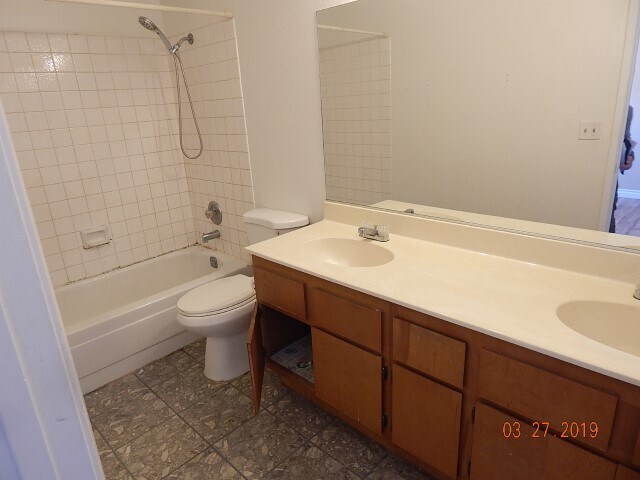 Building Photo - Wonderful 3 Bedroom, 2 Story Home near Summerlin!