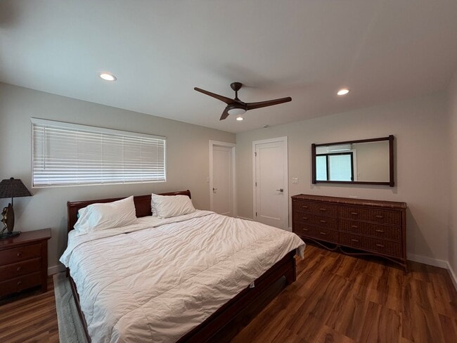 Building Photo - Furnished 4 Bedroom 3.5 Bathroom Whites Sands Beach