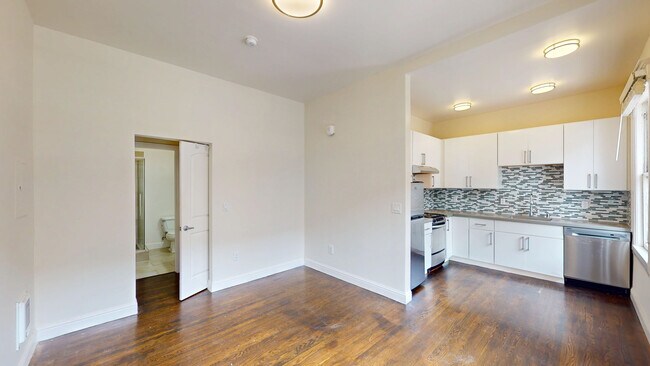 Building Photo - 555 Eddy St