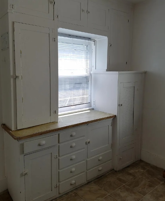 Building Photo - 808 W Seerley Blvd