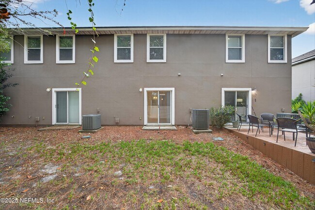Building Photo - 655 Scrub Jay Dr