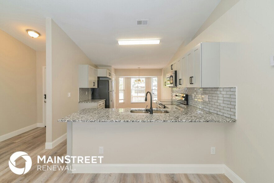 Building Photo - 11703 Lake Susan Ct