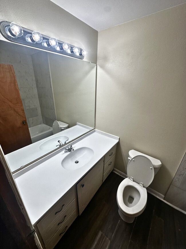 Building Photo - 14235 Lamonte Ln