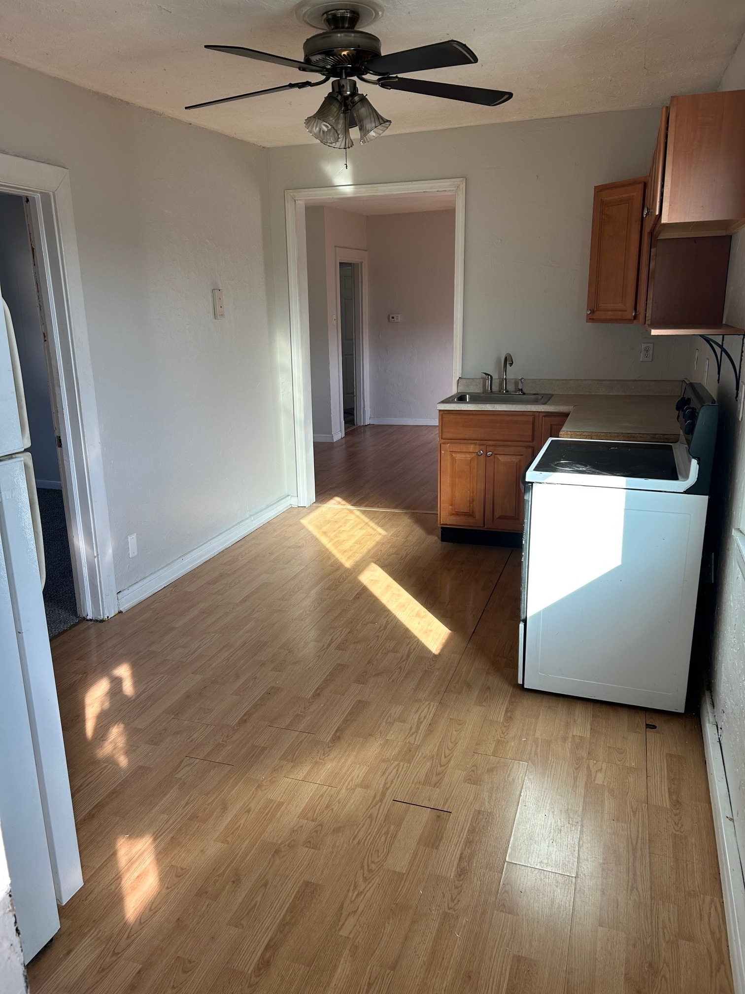Kitchen - 519 Euclid Ave