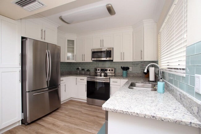 Building Photo - 67 Balfour Rd E