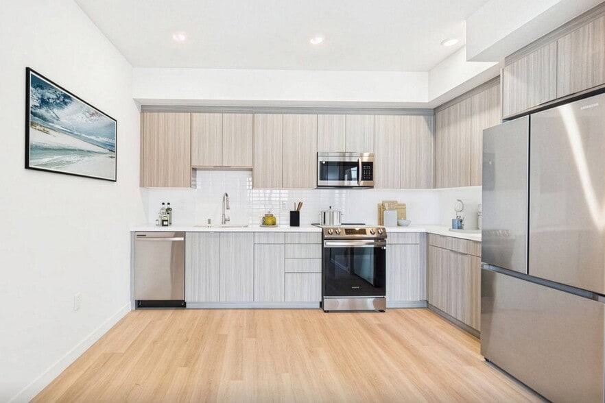 Building Photo - Thrive on 5th