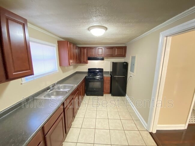 Building Photo - 1796 Nelson Ave