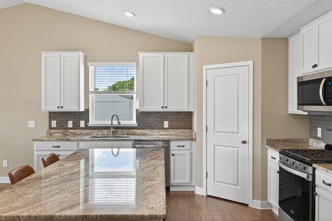 Building Photo - 1432 Liberty Ln
