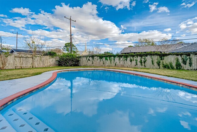 Building Photo - 5007 Cheena Dr