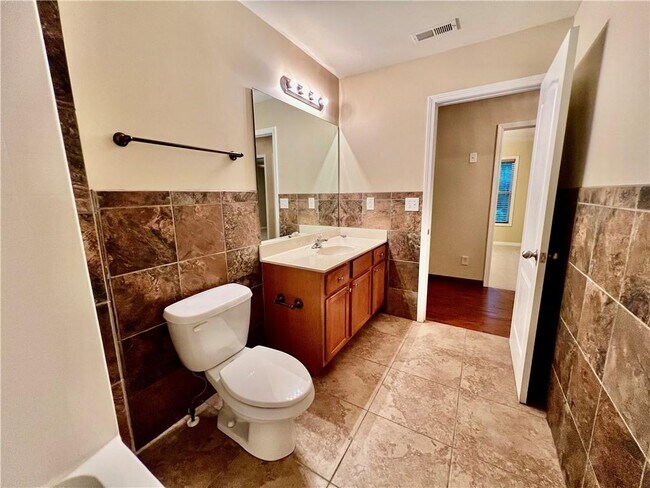 Building Photo - 2066 Peach Shoals Cir