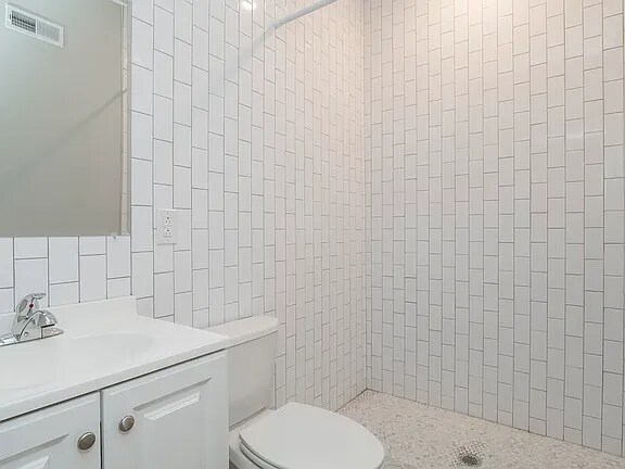 Building Photo - 2008 N Darien St