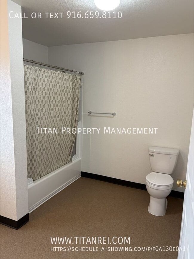 Building Photo - 3736 Astoria St