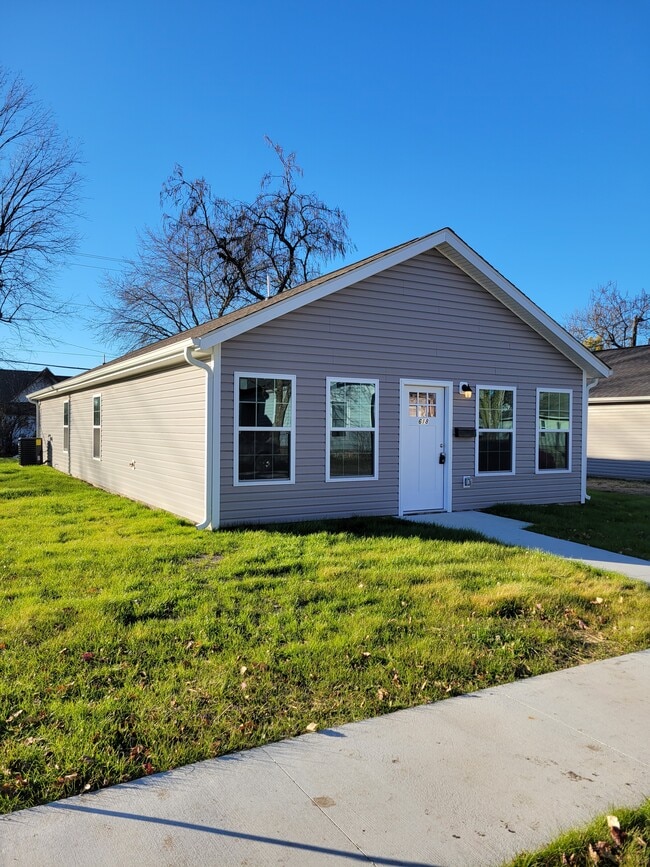 Primary Photo - 618 N Tom St