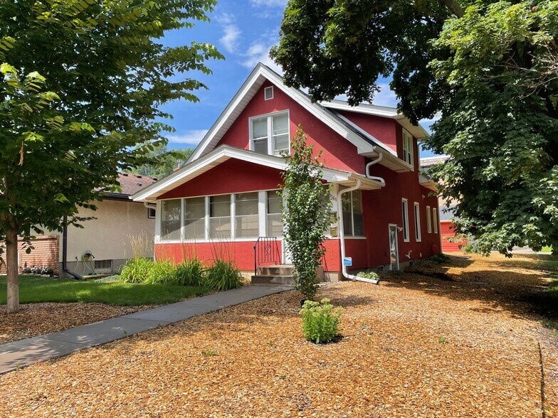 Front of property - 1161 Hubbard Ave