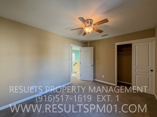 Building Photo - Lovely Courtyard Home 3 Bedroom w Bonus Rm