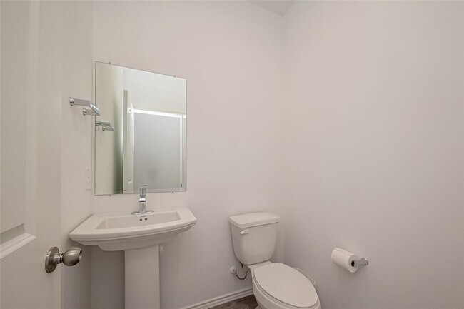 Building Photo - 24330 Elmwood Falls Dr