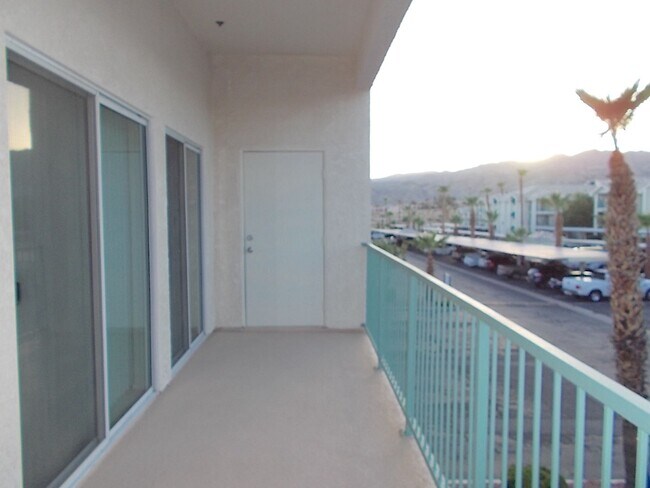 Building Photo - 3550 Bay Sands Dr
