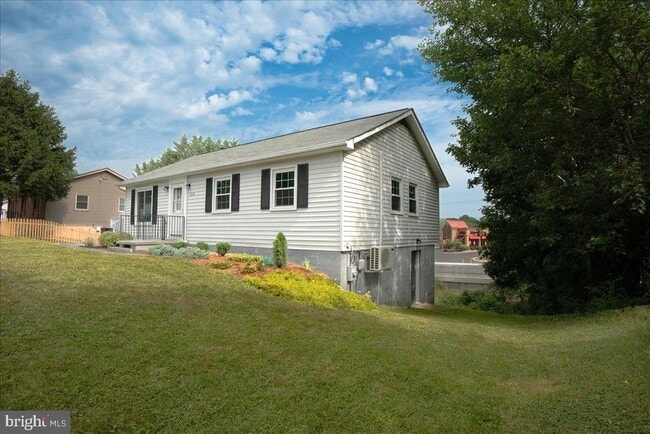 Building Photo - 102 Linwood Ct