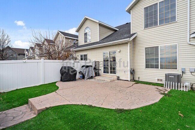 Building Photo - 1541 W Ln Ct
