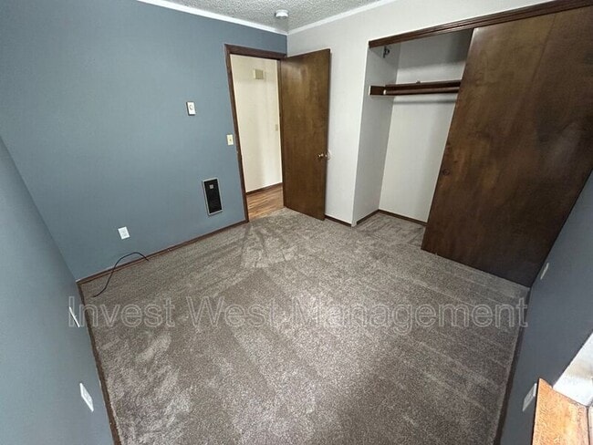 Building Photo - 14912 NE 47th St