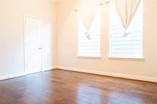 Building Photo - 1419 Colorado St