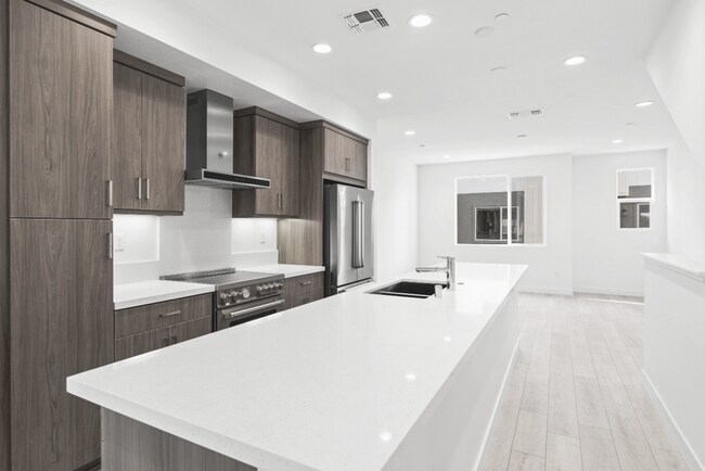 Gourmet Kitchen - 166 Uptown Cir