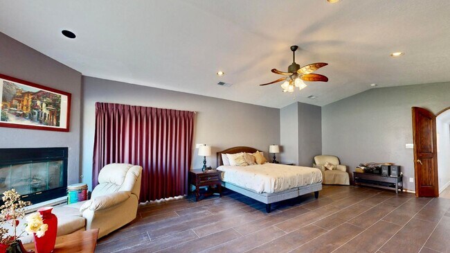 Building Photo - Move in Special Luxury 4 bedroom 4.5 bathr...