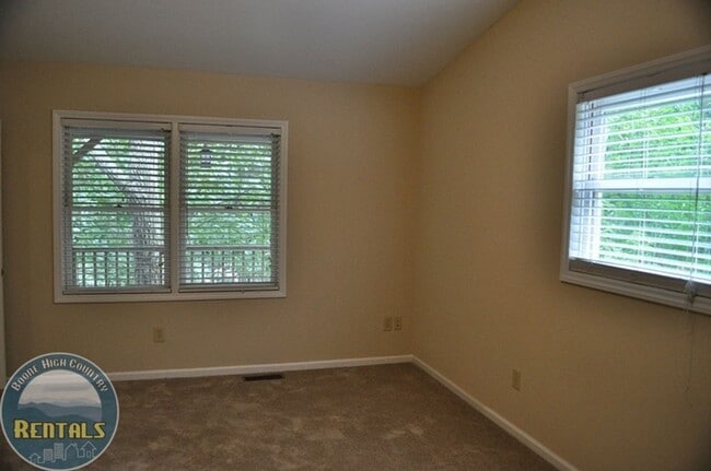 Building Photo - Cozy 2bd House In Great Location!