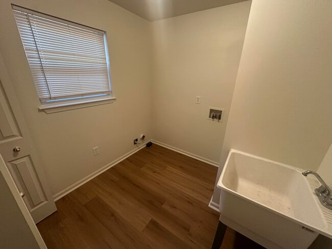 Building Photo - 3161 Kassab Ln