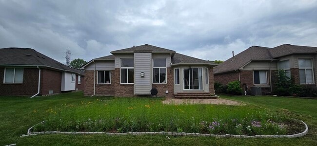 Building Photo - 40184 Long Horn Dr