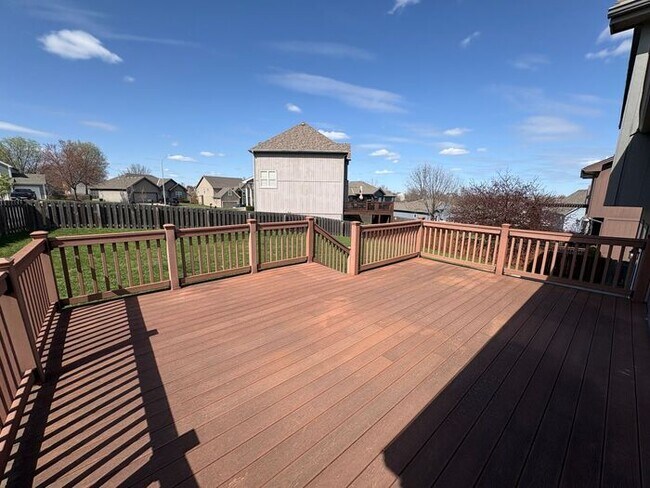 Building Photo - 3-Bedroom Home in a Quiet, Relaxing Neighb...