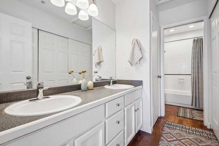 Building Photo - 3061 Fawn Dr