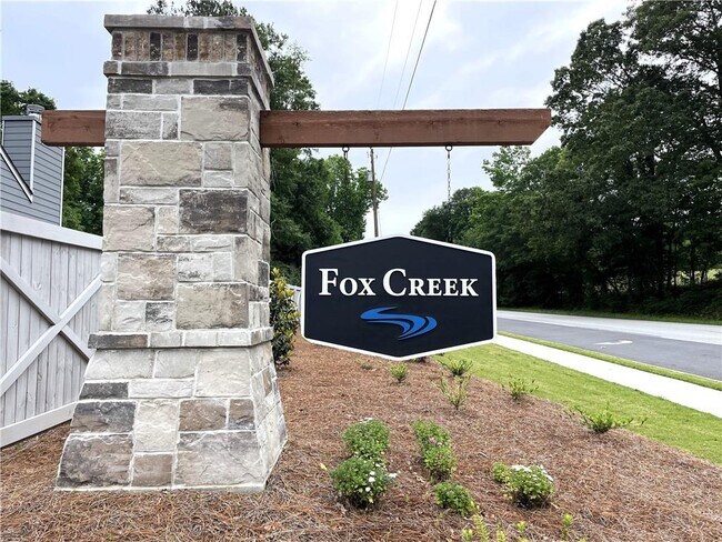 Building Photo - 414 Fox Crk Dr