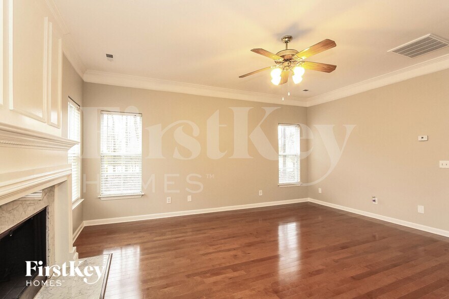 Building Photo - 11208 Ridge Oak Dr