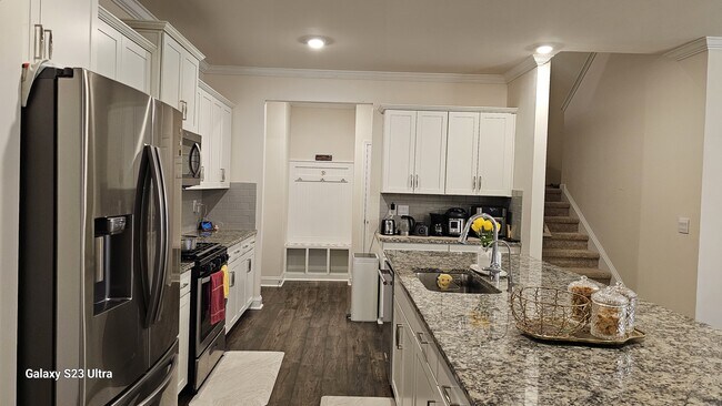 Building Photo - 1657 Pendula Ln