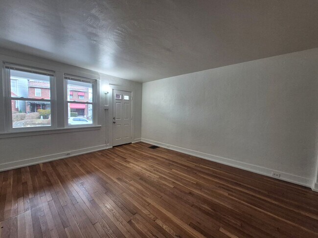 Building Photo - Newly Renovated Home in the Heart of Morningside!