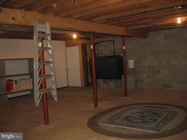 Building Photo - 2109 S Childs Rd
