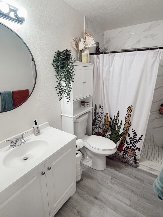 bathroom - 5514 19th St W