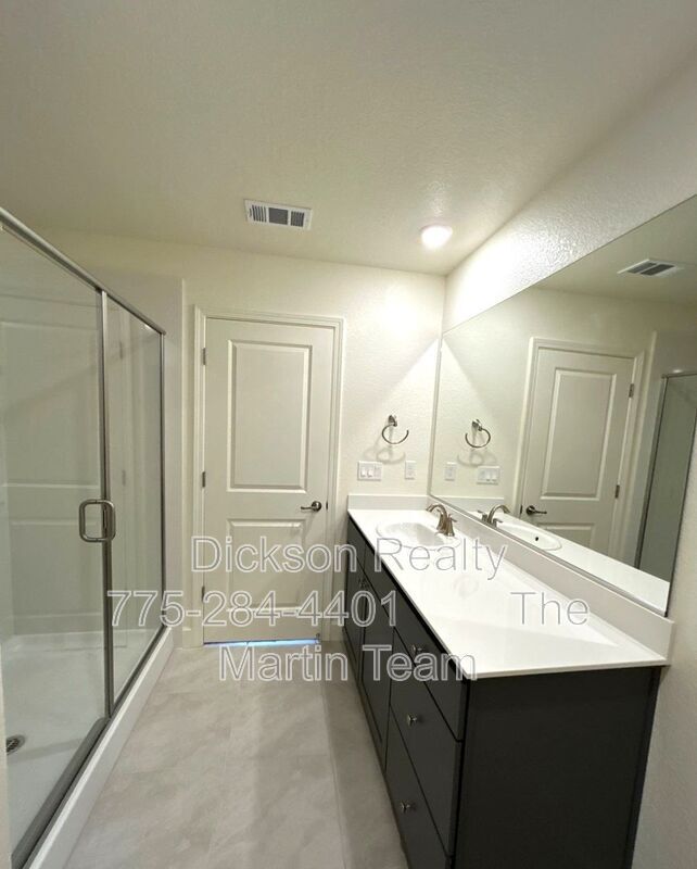 Building Photo - 904 Cascade Range Dr